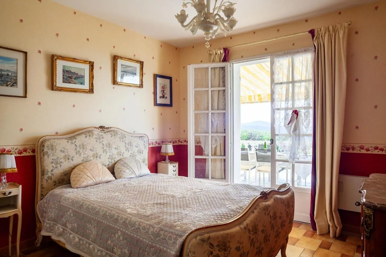 Villa Jas De Clare Laouque 0*,  France